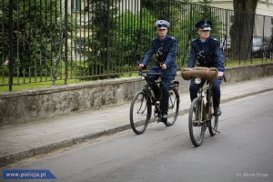przedwojenni policjanci na rowerach