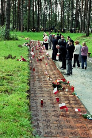 Otwarcie cmentarza w Miednoje 2000 roku
