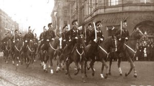 Pododdział konny Policji Województwa Ślaskiego podczas defilady