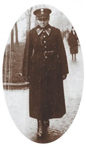Policjantki przed wojną musiały wyglądać raczej ascetycznie - Alina Fabian w Warszawie