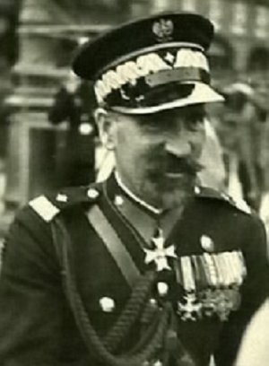 Józef Zamorski w mundurze gen. insp. Policji