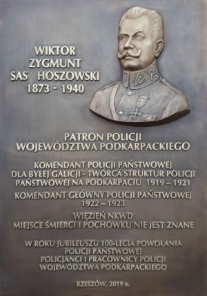 Tablica pamiątkowa poświęcona Wiktorowi Zygmuntowi Sas-Hoszowskiemu