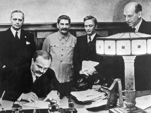 Podpisanie paktu Ribbentrop-Mołotow. Moskwa, 23.08.1939 r.