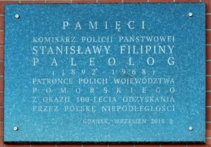 Tablica pamiątkowa na budynku KWP w Gdańsku