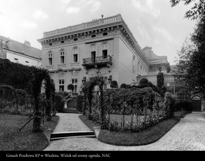 Gmach Poselstwa RP w Wiedniu. Widok od strony ogrodu.