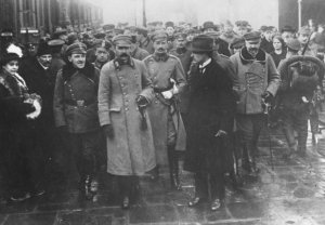 Powitanie Józefa Piłsudskiego na Dworcu Wiedeńskim w Warszawie po przybyciu z Krakowa 12.12.1916 roku