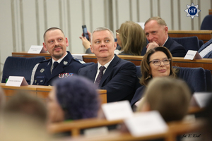 Widok na siedzących w Senacie: Małgorzatę Kidawę –Błońską, ministra MSWiA Tomasza Siemioniaka, Komendanta Głównego Policji gen. Marka Boronia .