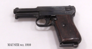 Zdjęcie pistoletu Mauser z 1910 roku