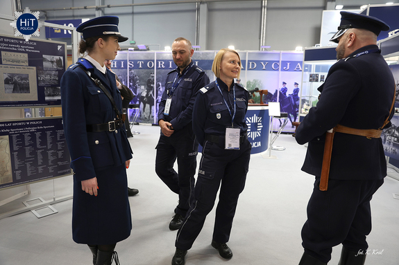 Rektor Akademii Policji w Szczytnie na stoisku WEHGKGP